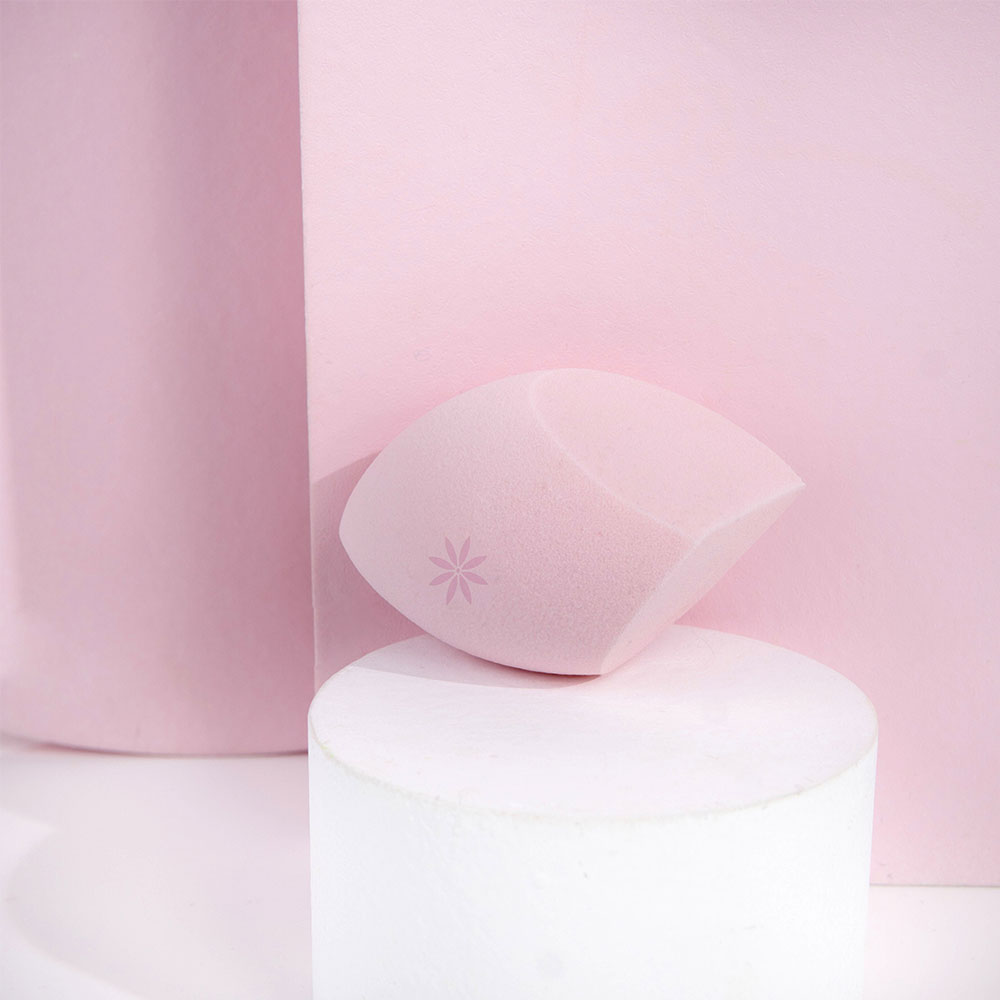 Brushworks Definer Complexion Sponge - image 3