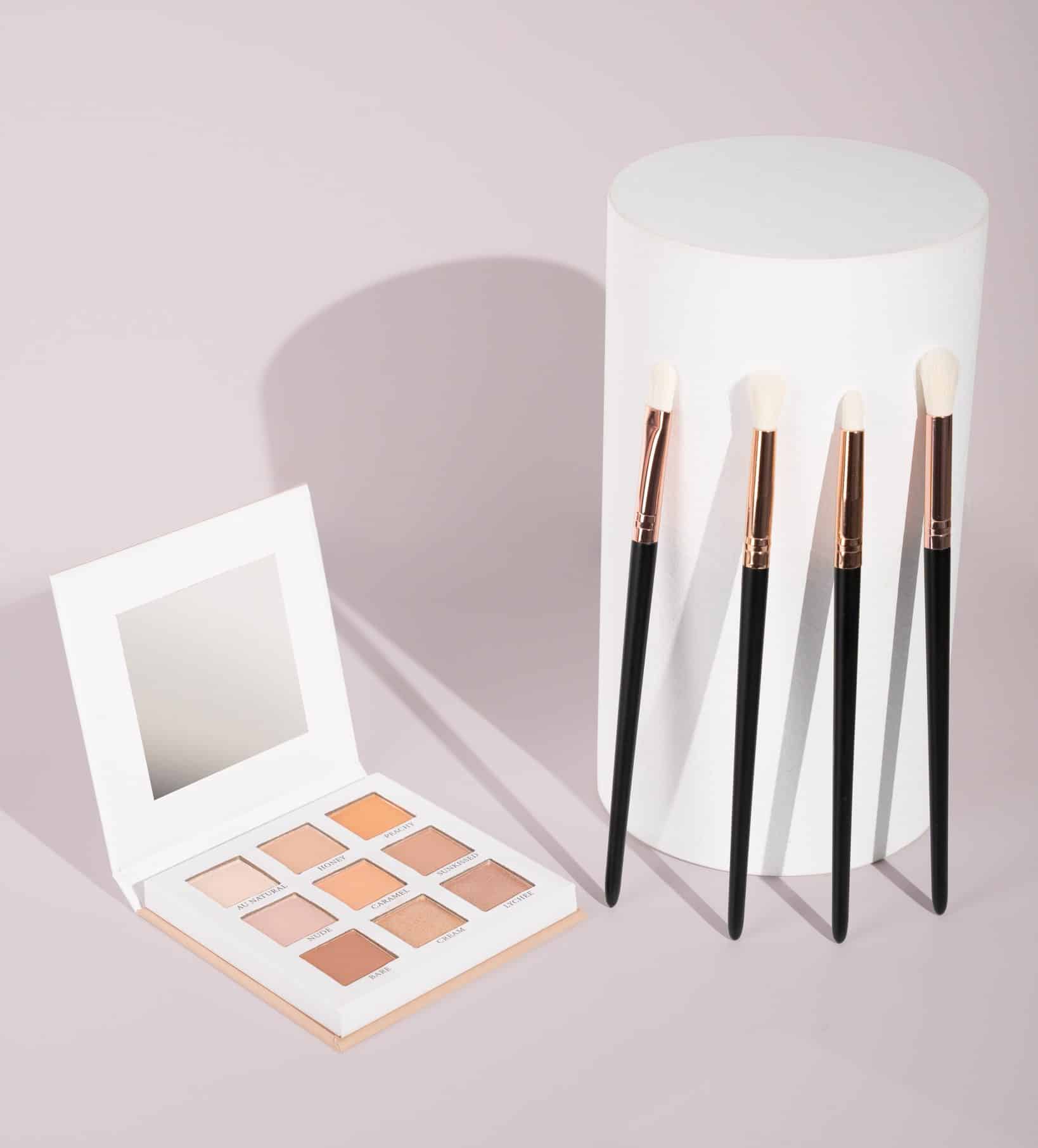 Eye Candy Enhancing Brush & Palette Set OOP ()