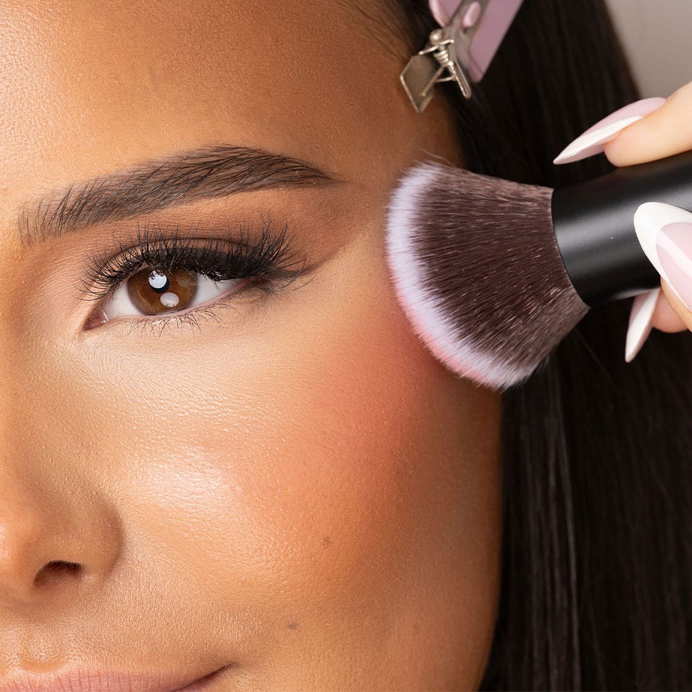 Brushworks No. 7 Angled Blush Brush - image 3
