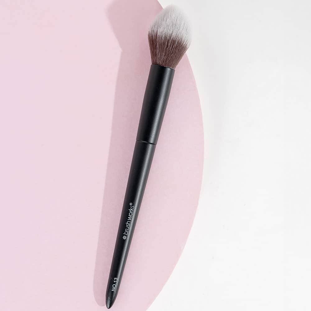 Brushworks No. 13 Highlight Brush - image 4