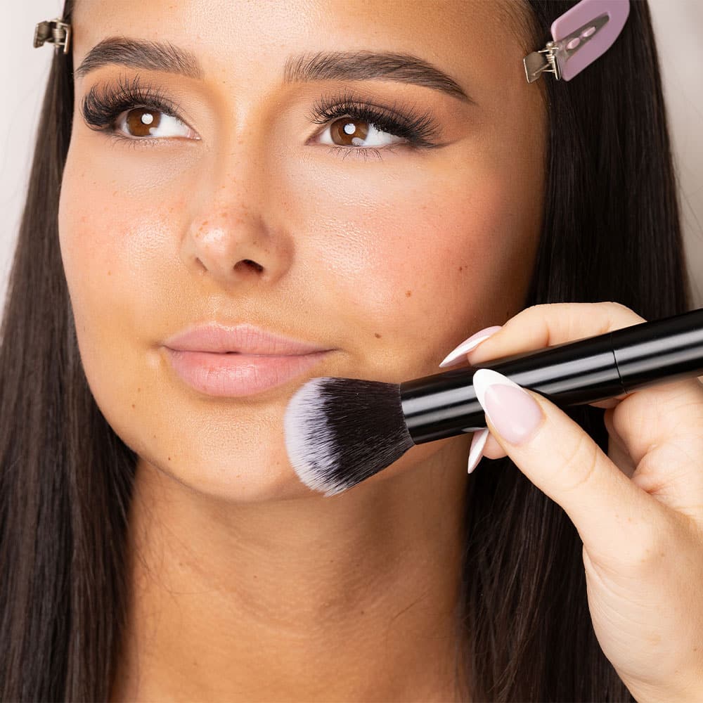 Brushworks No. 6 Double Ended Powder and Buff Brush - image 3
