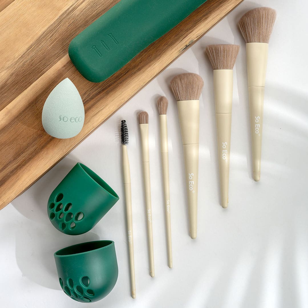 Keep Your Cosmetic Brush Kit Looking Great Forever